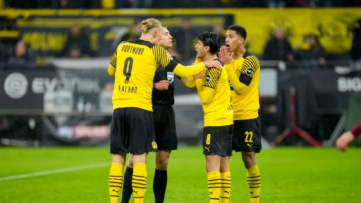 Borussia Dortmund, eliminată din Cupa Germaniei. Deținătoarea trofeului a pierdut meciul cu St. Pauli, scor de 1-2