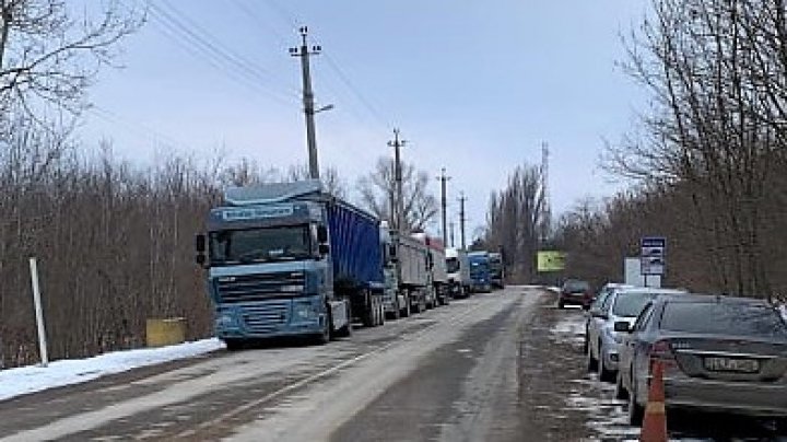 Trafic îngreunat la intrarea în România prin punctul de trecere a frontierei Giurgiulești-Galați