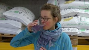 O berărie din Franța produce bere albastră (VIDEO)