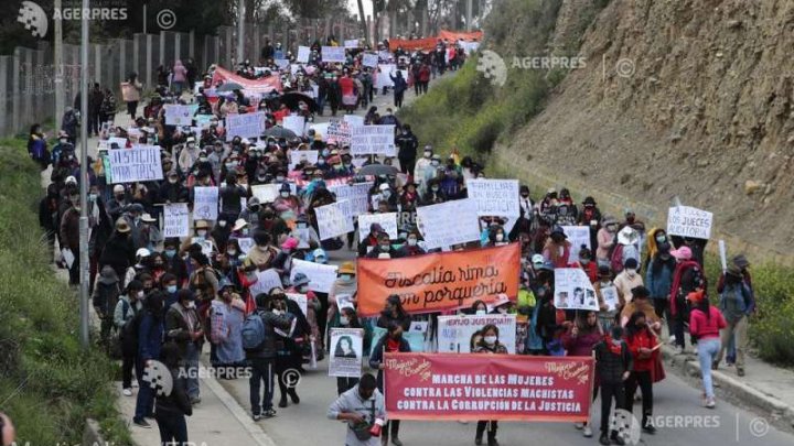 Bolivia: Sute de femei au manifestat împotriva violenţelor sexuale