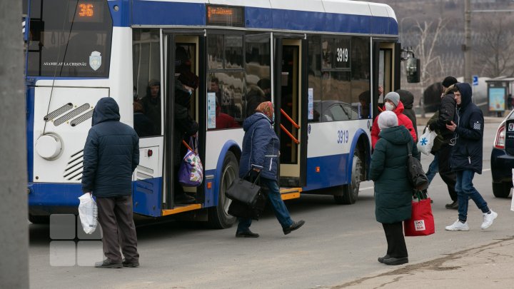 Circulația transportului public pe strada Ismail din Capitală a fost reluată