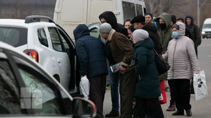 PROTESTUL transportatorilor. Oamenii au stat ore întregi până au găsit  o mașină de ocazie ca să plece acasă