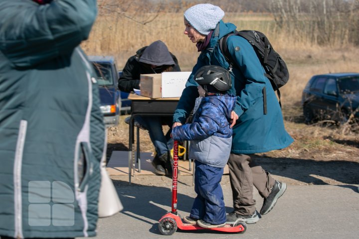 Vama Palanca, teritoriu al durerii şi disperării. Mii de ucraineni, nevoiţi să fugă de război (FOTO)