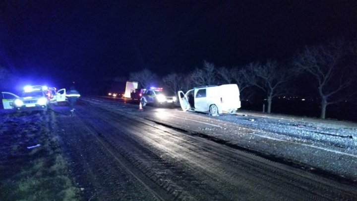 GRAV accident la Rîșcani: Un bărbat a fost transportat la spital