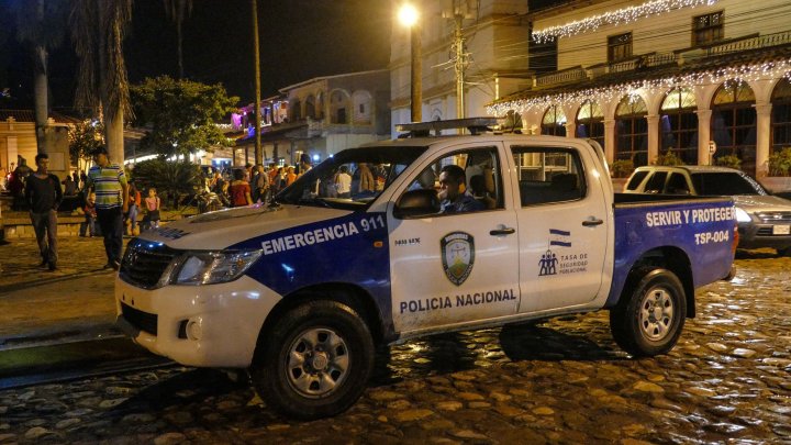 Poliția din Honduras a încercuit casa fostului președinte ca sa-l împiedice să fugă