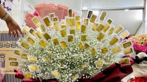 Un bărbat a dăruit unei femei un buchet de "flori din aur" în valoare de peste 300.000 de dolari