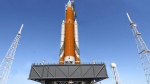 SLS, racheta gigantică dezvoltată de NASA pentru a fi trimisă pe Lună, a ajuns la rampa de lansare