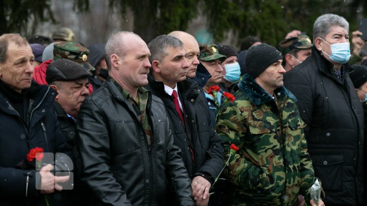 Victimele conflictului armat de pe Nistru au fost comemorate prin depuneri de flori la monumentul "Maica Îndurerată" (FOTOREPORT)