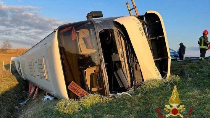 Un autocar în care se aflau 50 de ucraineni s-a răsturnat în Italia. O persoană a murit și alte câteva sunt grav rănite