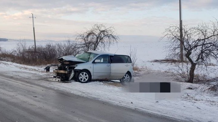 Accident cumplit în apropiere de Sîngerei. Două persoane și-au pierdut viața (FOTO)