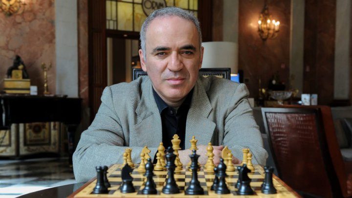 Fostul campion mondial de șah Garry Kasparov și alți ruși cunoscuți aflați în exil au inițiat Comitetul Anti-Război împotriva lui Putin