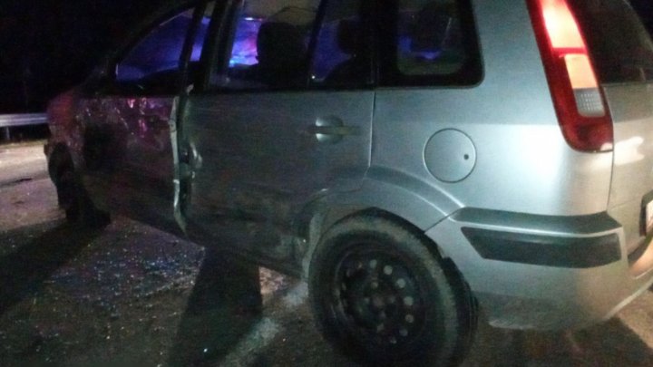 Accident bizar pe un drum din raionul Dondușeni. O șoferiță a accidentat trei mașini (FOTO)