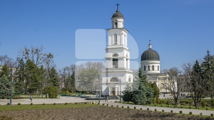 Primăvara din ianuarie se încheie. Vin ninsorile și frigul 