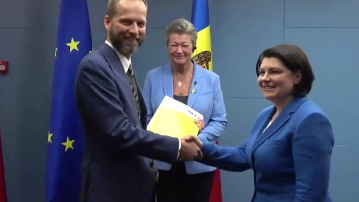 Moldova a transmis a doua parte a chestionarului privind aderarea la Uniunea Europeană