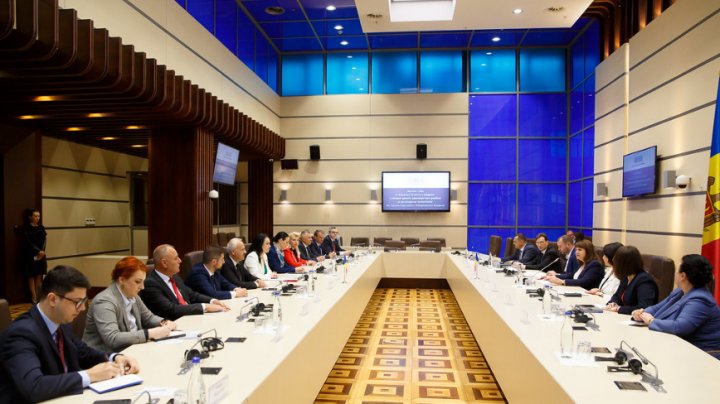 Comisiile administrație publică ale Parlamentului Republicii Moldova și României au semnat un acord de cooperare