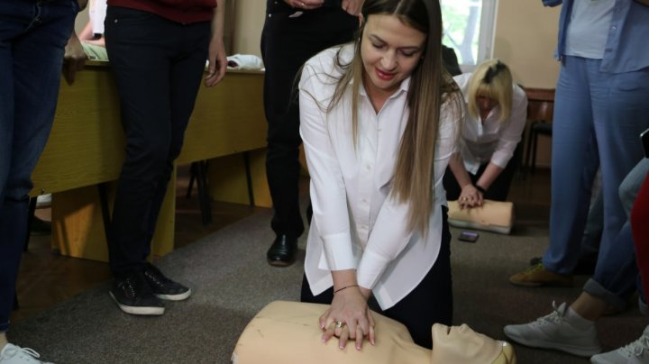 Lecții de viață. IGSU a a desfășurat un curs de instruire în domeniul acordării primului ajutor pentru populația civilă