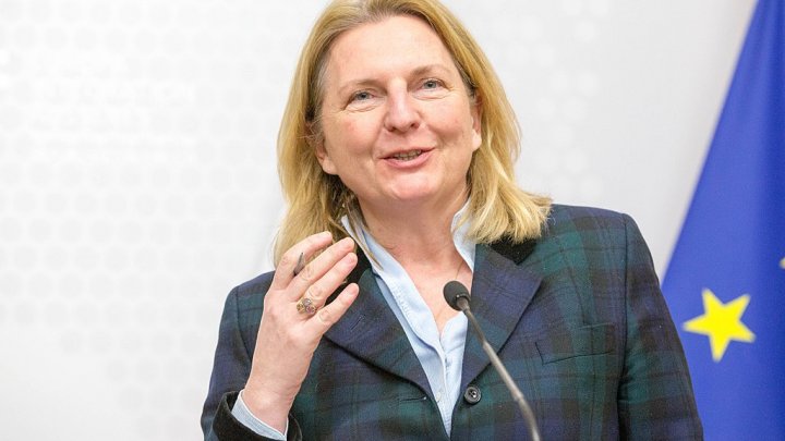 Foştii oficiali europeni angajaţi în Rusia îşi dau demisia. Karin Kneissl a părăsit Consiliul de Administraţie al companiei "Rosneft"