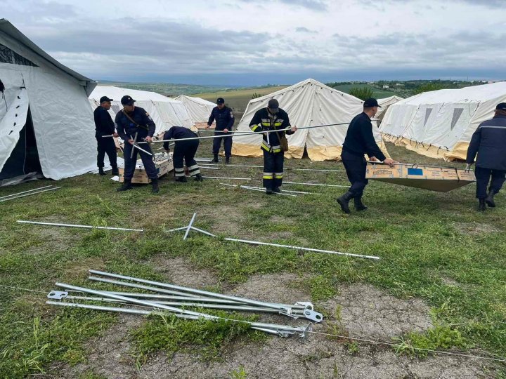 168 de salvatori și pompieri din țară, cu 49 unități de tehnică, au fost ridicați, astăzi, pe alarmă. Ce s-a întâmplat (FOTO) 