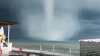 Tornadă în Marea Neagră. O cafenea şi mai multe şezlonguri, spulberate în staţiunea Soci (VIDEO)