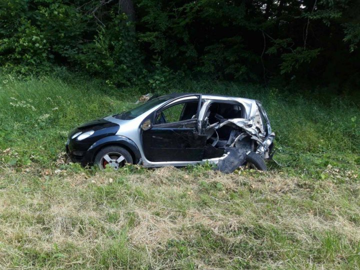 Accident grav în apropiere de Căpriana. Un mort și mai mulți răniți (IMAGINI de GROAZĂ)