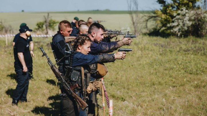 9 poliţişti de frontieră au primit astăzi BERETA DE ONOARE