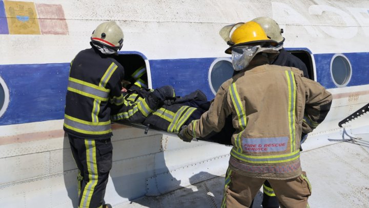 Angajații IGSU vor fi mai bine pregătiți în caz de accidente aeronautice (FOTO)