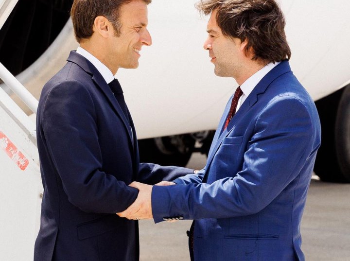 Emmanuel Macron a ajuns la Chișinău. Popescu: O vizită istorică găzduită astăzi în Republica Moldova (FOTO)