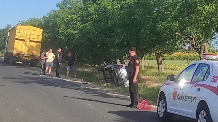 Accident rutier la ieșirea din Comrat. Șoferul a pierdut controlul asupra volanului