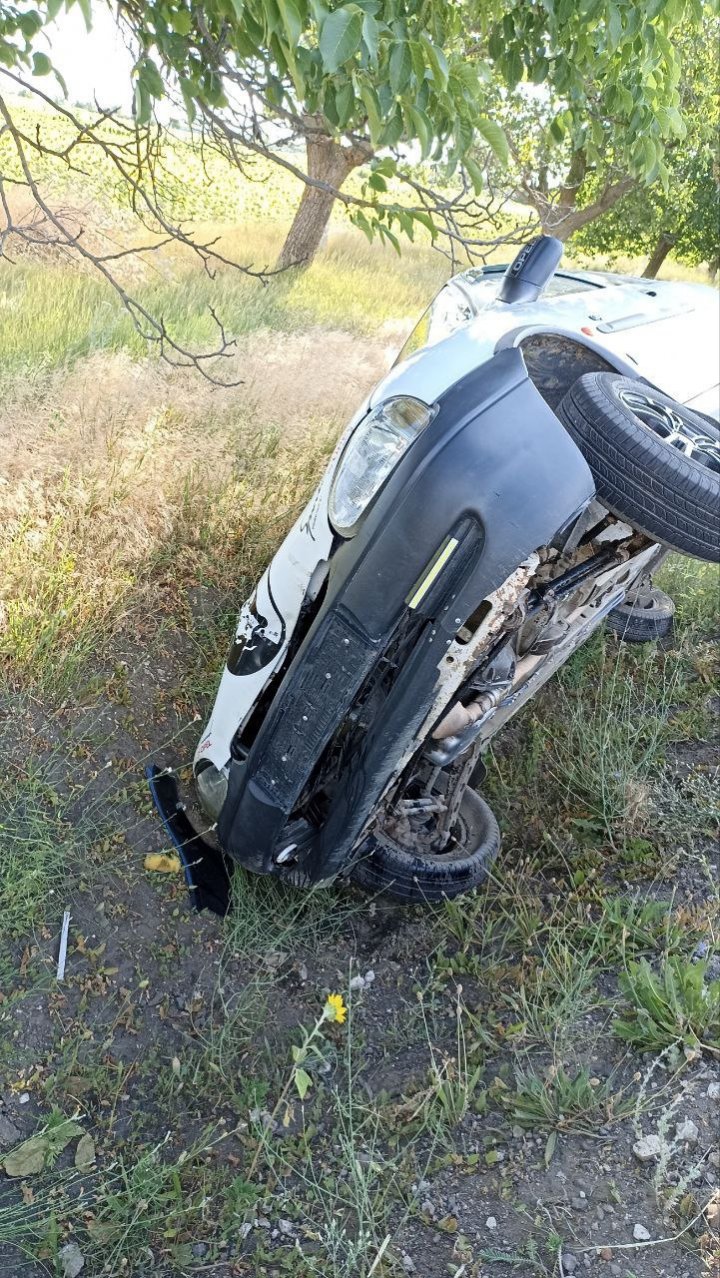 Accident rutier la ieșirea din Comrat. Șoferul a pierdut controlul asupra volanului