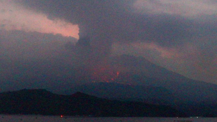 Cel mai activ vulcan din Japonia a erupt. A fost emisă o alertă de nivel 5