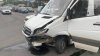 Accident matinal în Capitală. Un microbuz s-a ciocnit cu o mașină 