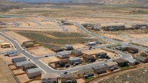 O femeie care a vrut să-și cumpere o casă a devenit proprietara unui întreg orășel. Cum a fost posibil