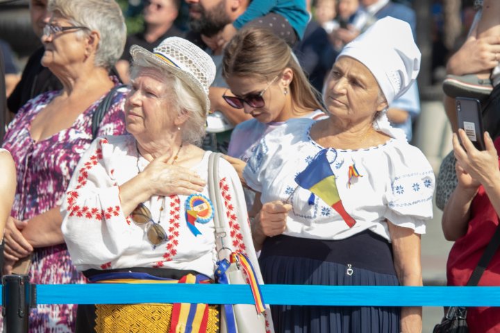 Ziua Independenței Republicii Moldova, ÎN IMAGINI. Conducerea țării a depus flori la monumentul „Maica îndurerată” și a lui Ștefan cel Mare