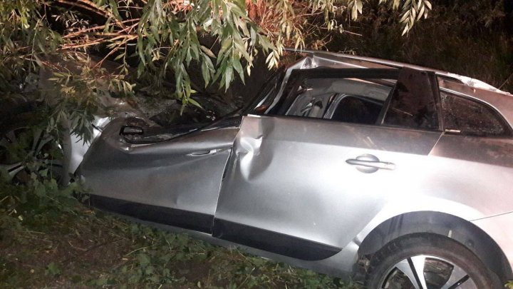 TRAGEDIE pe șosea. O tânără a murit, în urma unui accident cumplit, produs în raionul Hîncești (FOTO)