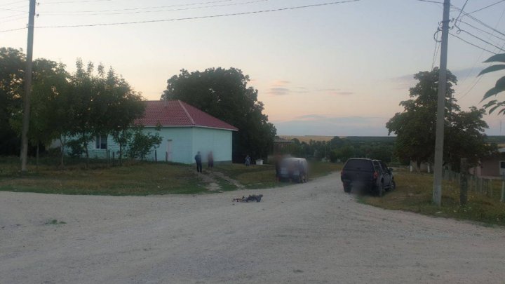 Accident în raionul Soroca. Un copil de 7 ani, care se deplasa pe o bicicletă, lovit de o mașină (FOTO)