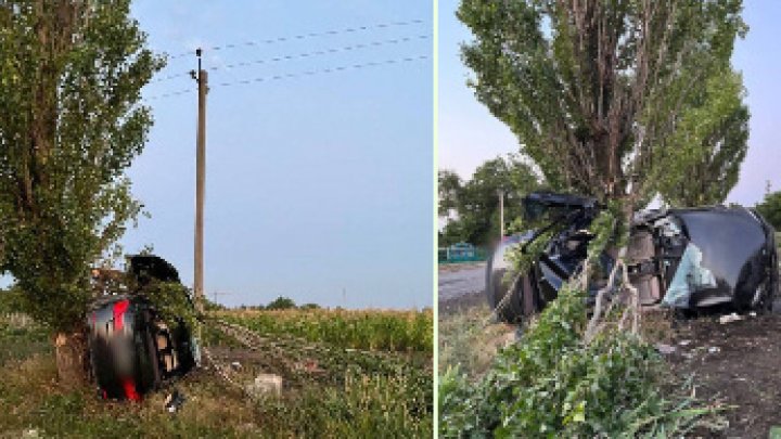 ACCIDENT CUMPLIT la Florești. Un tânăr a murit, iar o pasageră a ajuns la spital (FOTO)