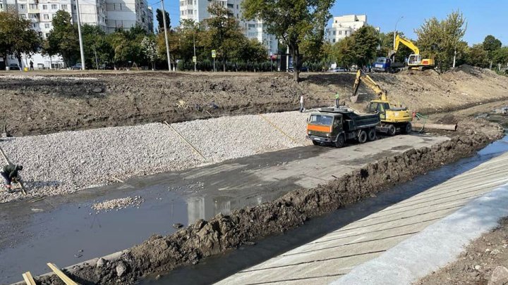 BERD pune umărul la curăţarea râului Bîc. Câți bani vor fi alocați