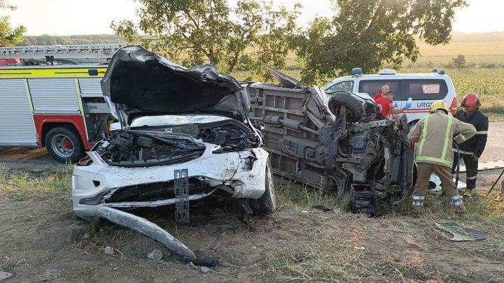 Accident grav la Ialoveni. Sunt victime. Un șofer a fugit de la locul impactului