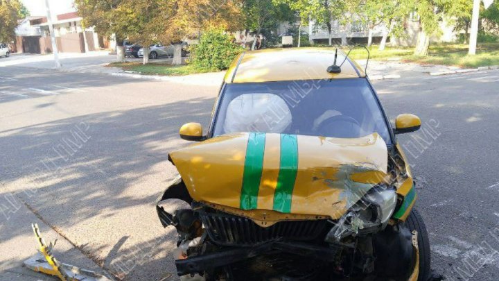 Accident în lanț la Bender. Patru automobile s-au ciocnit la o intersecție (VIDEO)