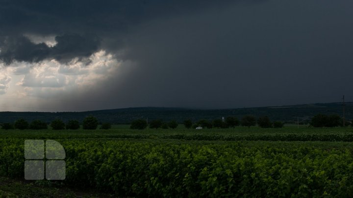 Vine FURTUNA. Ploi cu descărcări electrice și vijelie, în următoarele ore