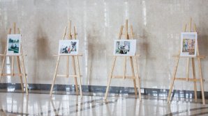 Expoziție de fotografii realizate de tineri, găzduită de Parlament