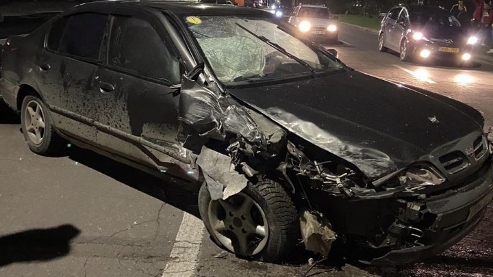 Accident grav în Capitală. Un șofer a fugit de la locul impactului. Poliția a inițiat o anchetă (FOTO)