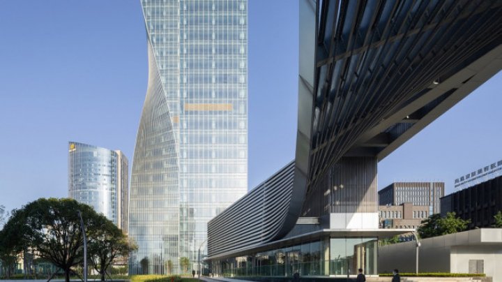 Cel mai răsucit zgârie-nori din lume, construit în China. Arhitecții s-au inspirat după aurola boreală