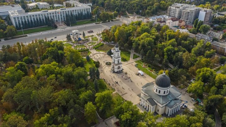 Parcul Catedralei va fi modernizat cu sprijinul Consiliului Judeţean Buzău