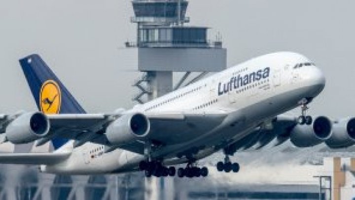 Lufthansa a anulat sute de zboruri din cauza grevei piloţilor