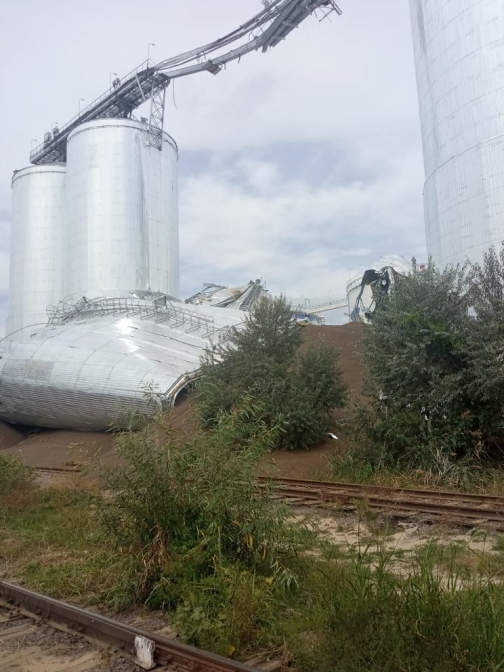 Incident neordinar la portul Giurgiulești. A fost necesară intervenția pompierilor (FOTO)