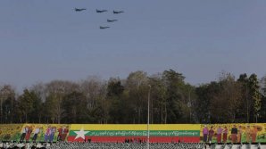 Atac aerian sângeros în Myanmar. Zeci de persoane, care participau la un concert, au fost rănite și ucise 