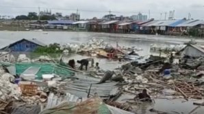 Zeci de morţi, case distruse, reţele de comunicaţie şi electrice întrerupte. BILANȚUL ciclonului din Bangladesh