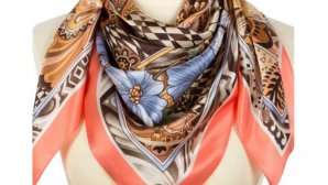 E timpul perfect pentru a le purta! Cum să aranjați o eșarfă în diverse moduri (VIDEO)