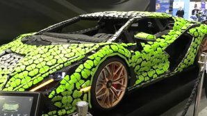 Salonul Auto de la Paris şi-a redeschis porţile. Maşina din piese LEGO - una dintre atracţiile expoziției